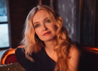 Kiedy najlepiej umyć włosy przed lokami?