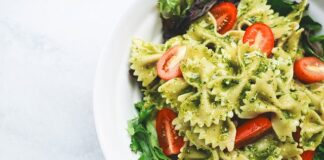 Co najpierw pastą czy wosk?